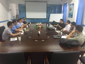 The meeting of slewing bearing La reunión de cojinete de giro