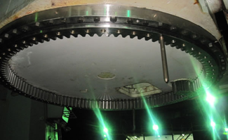 aplicación de anillo giratorio en barco de ingeniería